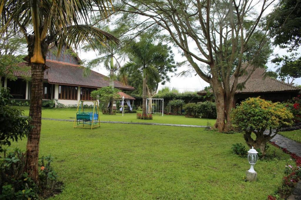 La Oma Hotel Lembang Exterior foto