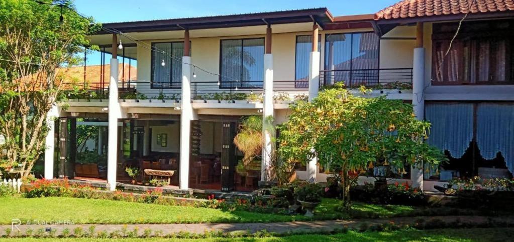 La Oma Hotel Lembang Exterior foto
