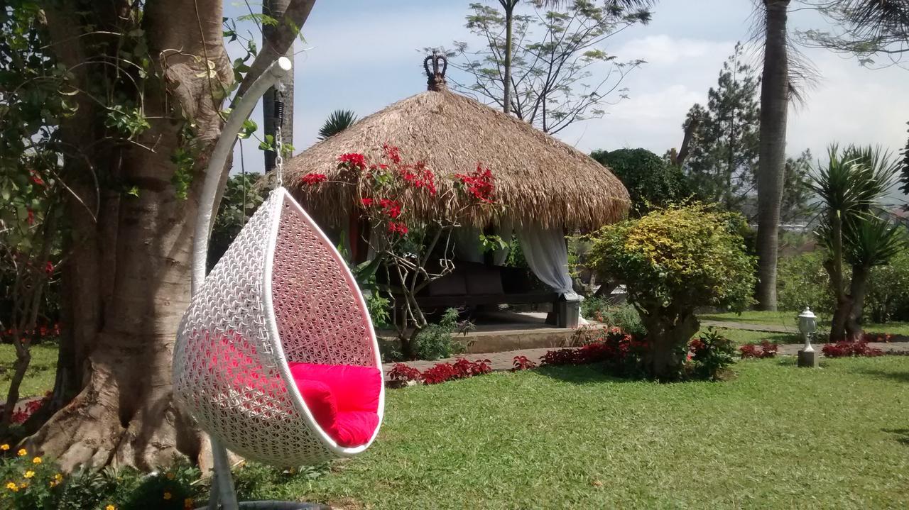 La Oma Hotel Lembang Exterior foto